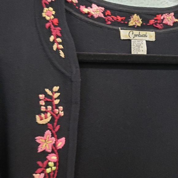 Beatiful Elegant Bright Embroidered Open Cardigan - Picture 2 of 4